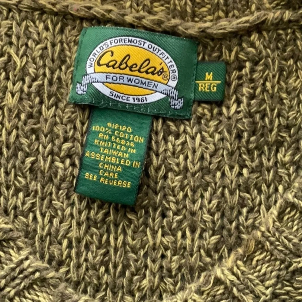 Cabela’s ladies cableknit sweater size M